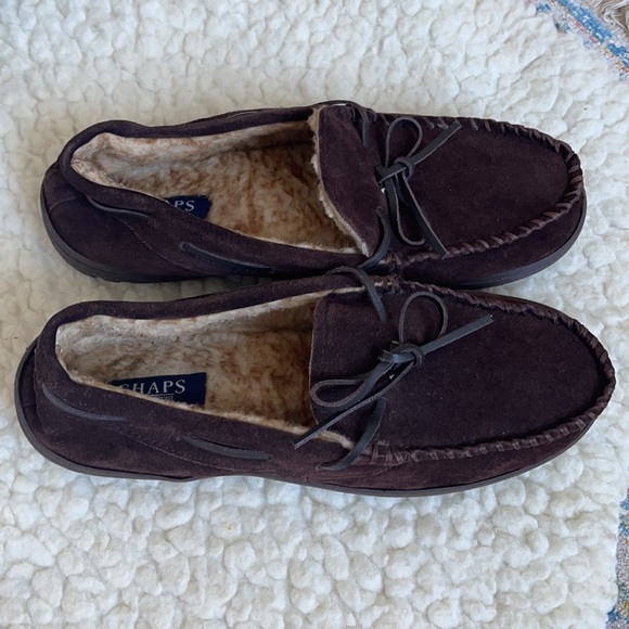 Chaps Men’s Slipper Size L (Indoor/Outdoor Slip On Fur Slippers Brown Suede - Picture 2 of 9